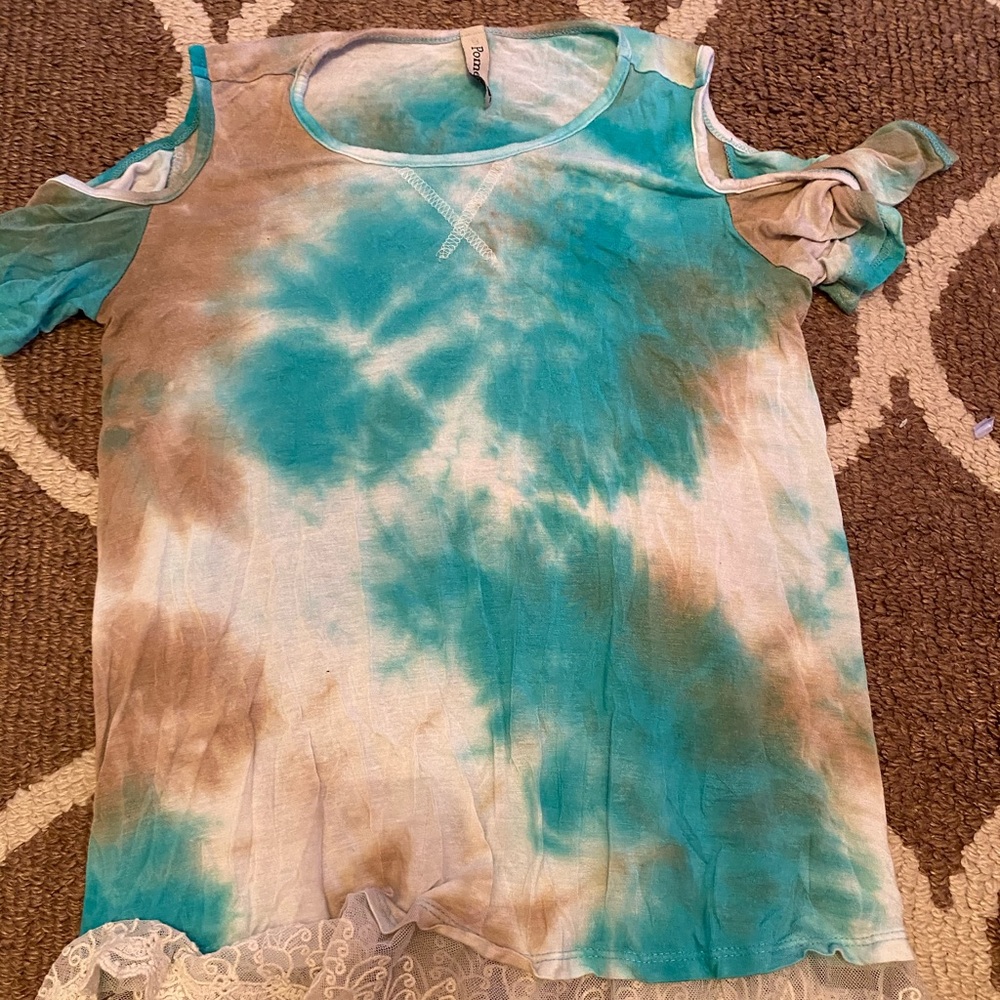 Cold shoulder shirt